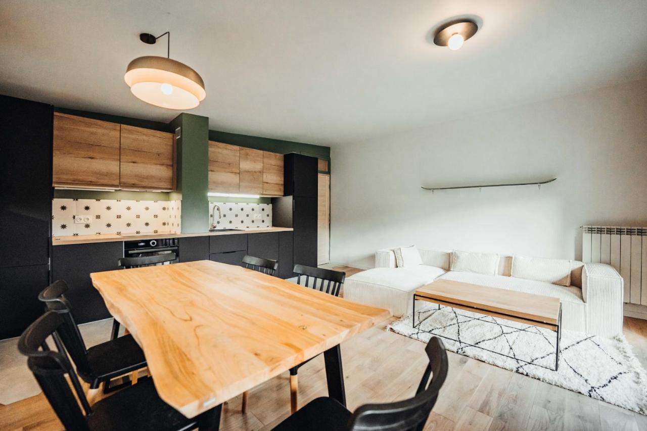 Spacious Apartment Completely Renovated By An Architect แซ็งต์-แฌร์เวส์-เลส์-แบ็งส์ ภายนอก รูปภาพ
